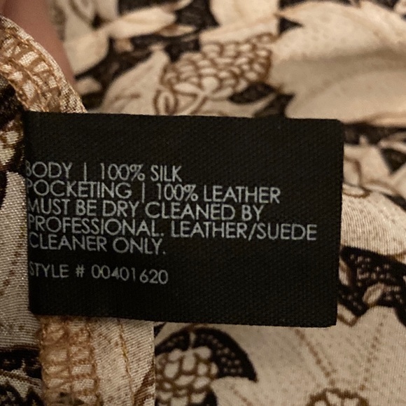 Club Monaco silk long-sleeved blouse, size Large - Picture 4 of 5